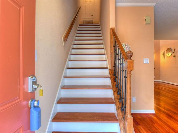 5th image of 7350 Kirby Dr APT 31