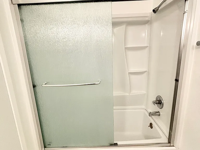 555 Oak St #301 — Photo 8