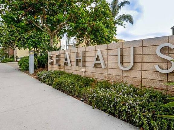 2nd image of 5410 La Jolla Blvd #A203