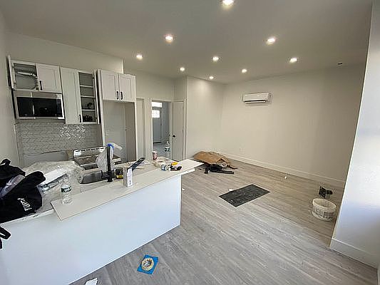 1st image of 2820 W 19th St #2R