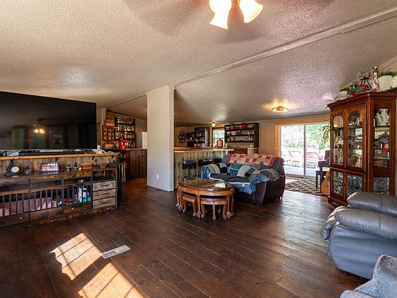 4th image of 16 & 18 Fenton Ln