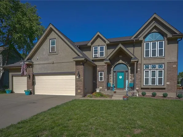 1437 Coventry Ln, Liberty, MO 64068