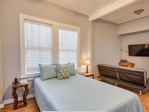 4th image of 65 M L King Ave APT 3