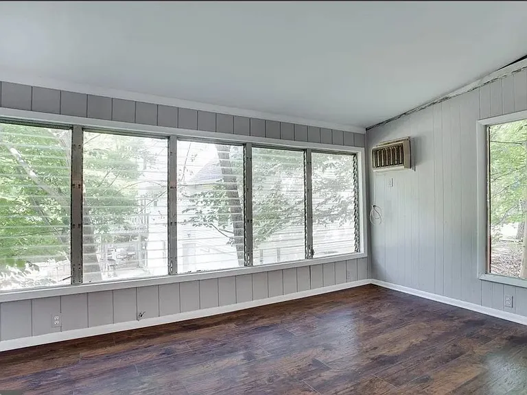 982 Golden West Way — Photo 3
