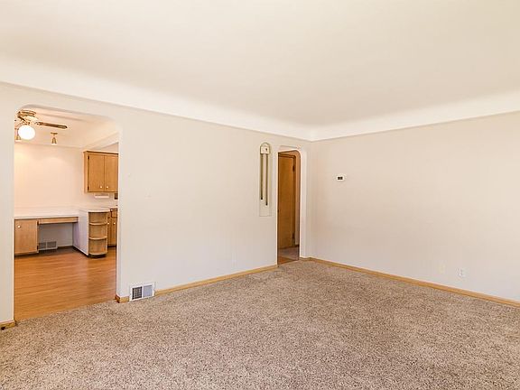 4th image of 6304 Sunderland Dr