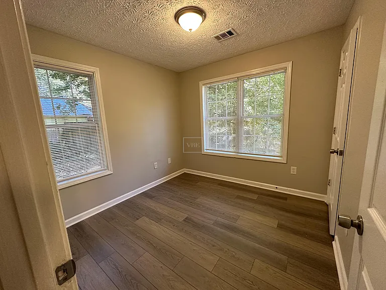 74 Cathy Ln — Photo 6