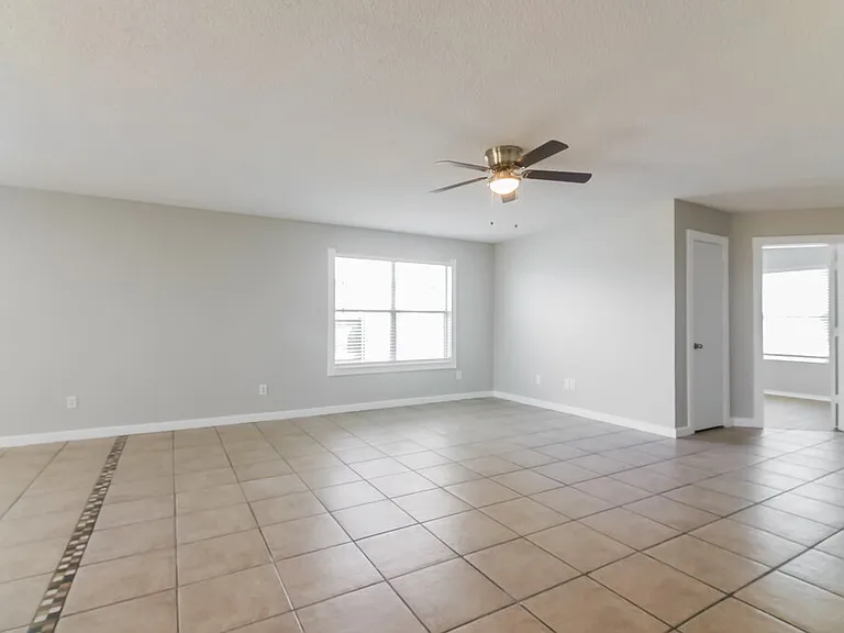 10769 Braemoor Dr — Photo 5