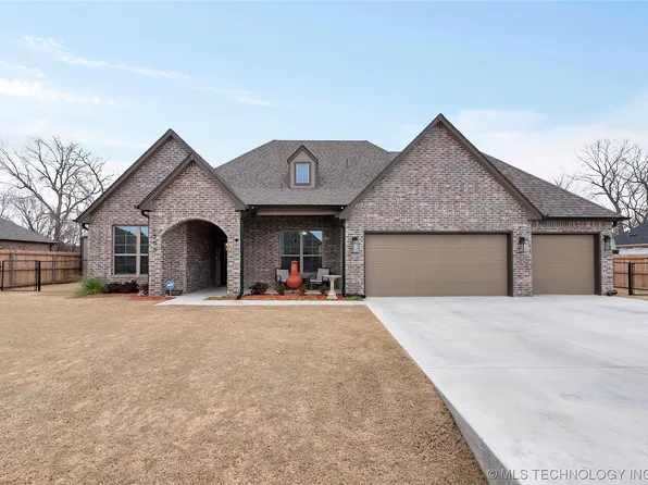205 Phillips St, Skiatook, OK 74070