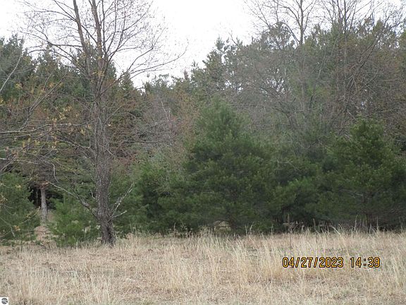 3rd image of 635 Grouse Dr Lot 16