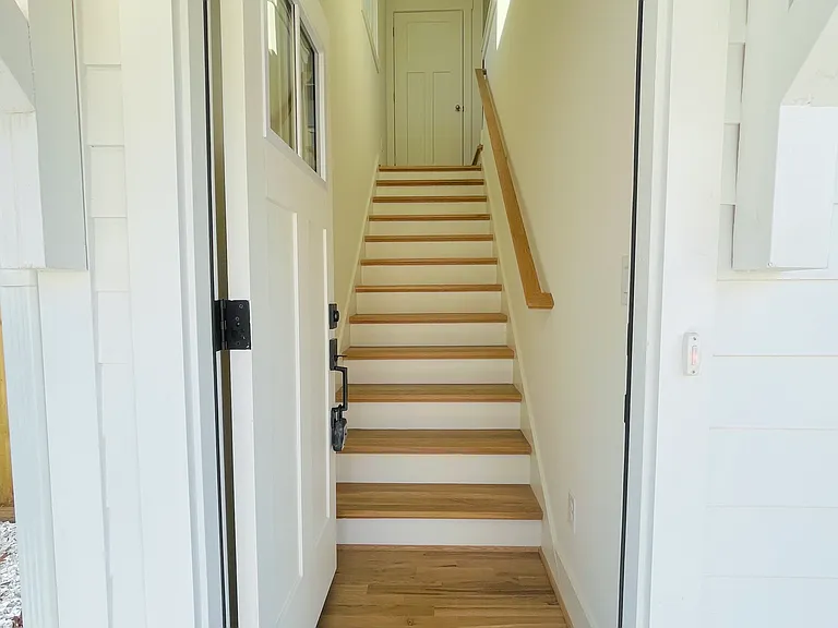 910 Montrose Ave #B — Photo 12