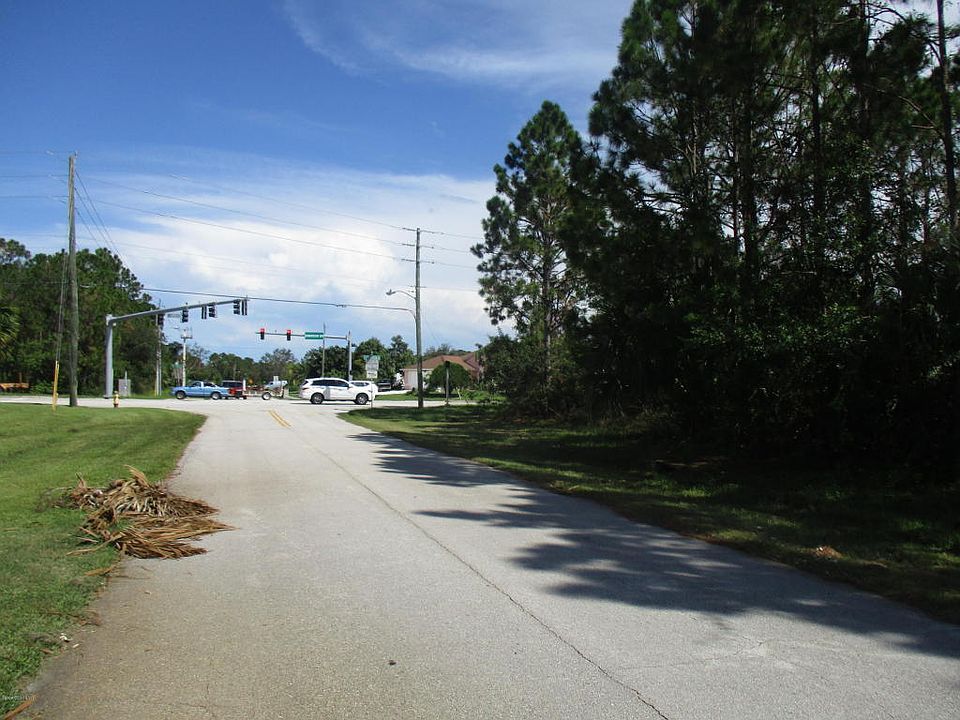 2nd image of 884 Walden Blvd SE