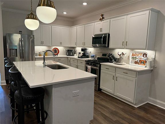 4th image of 629 Thornberry Dr