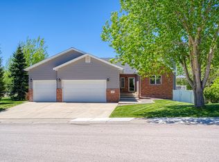 3305 Jonquil Ln, Gillette, WY 82718