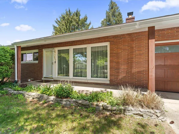 511 Peashway St, South Bend, IN 46617
