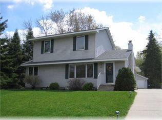 804 Parker Ave, Roseville, MN 55113
