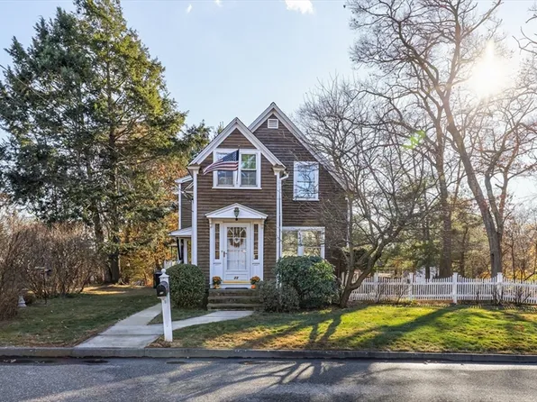 23 Fairfax St, Shrewsbury, MA 01545