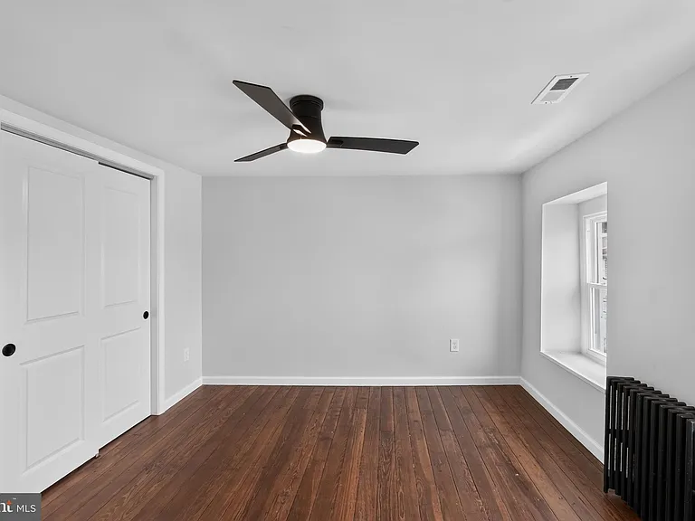4469 Silverwood St — Photo 12