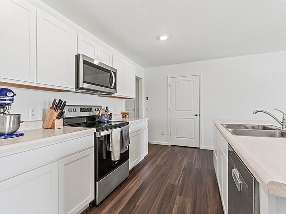 3rd image of 399 Brittania Dr