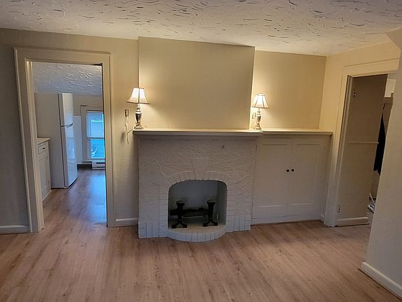 3rd image of 150 Park St #3