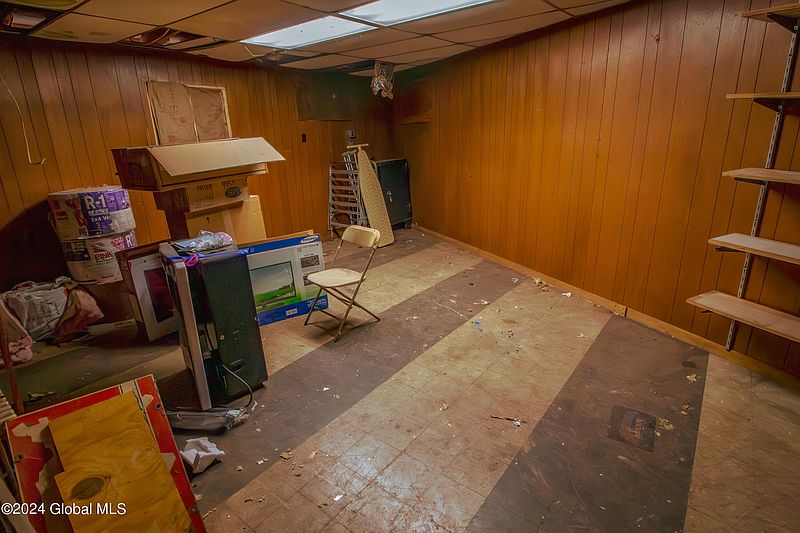3rd image of 1311 Lower Broadway