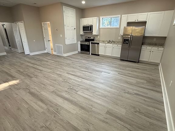 5th image of 6104 Dora Ave