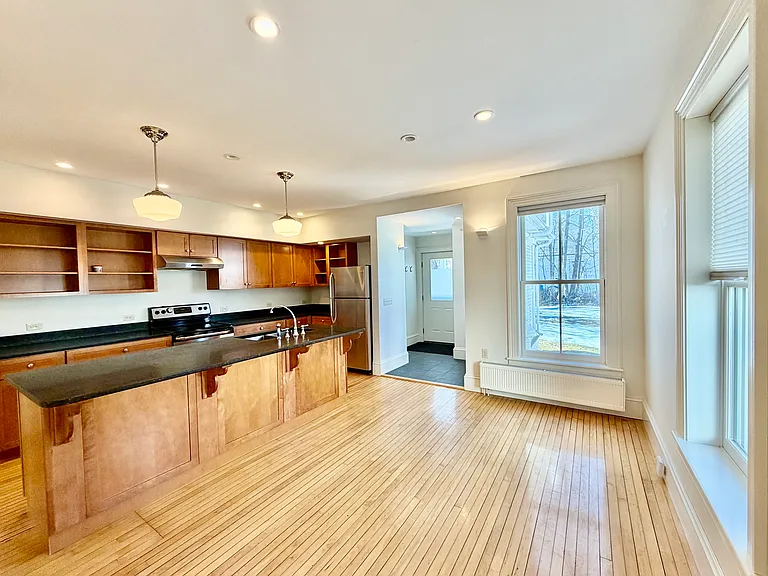 200 Main St #202 — Photo 5