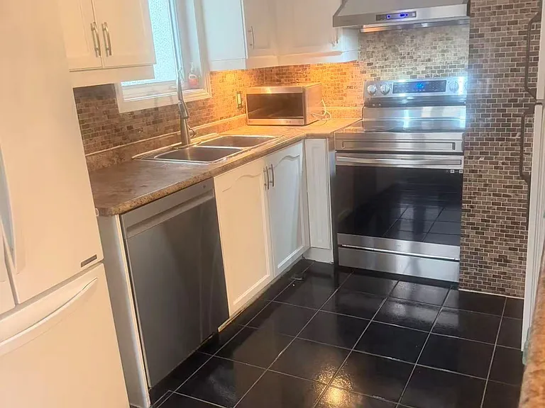 29 Rosebank Dr #810 — Photo 15