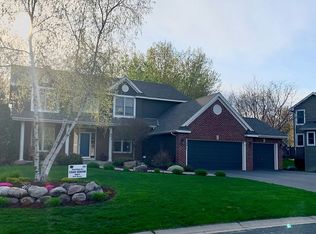 7284 Bent Bow Trl, Chanhassen, MN 55317