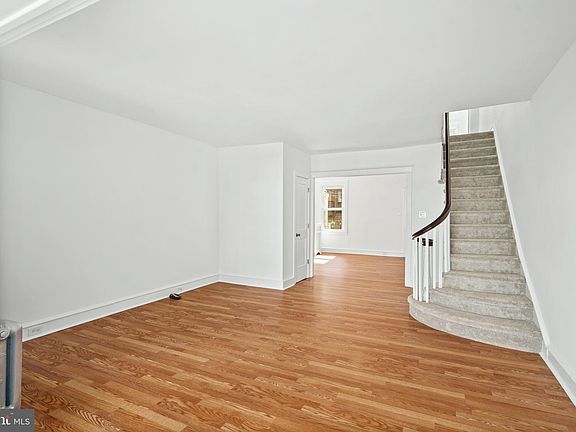 4th image of 253 S Saint Bernard St