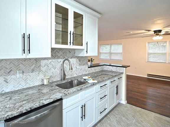 2nd image of 18 Longwood Dr #18