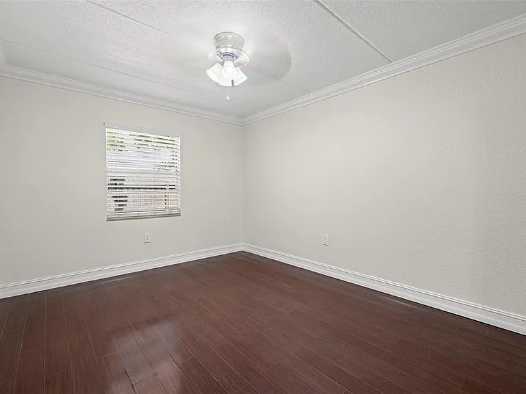 5221 Bayshore Blvd #11 — Photo 27