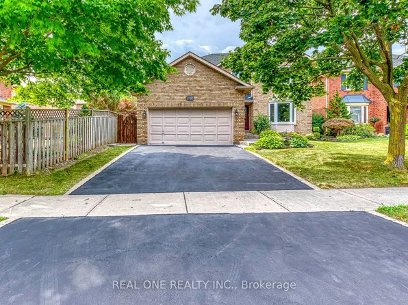1237 Woodview Dr, Oakville, ON L6M 2M5