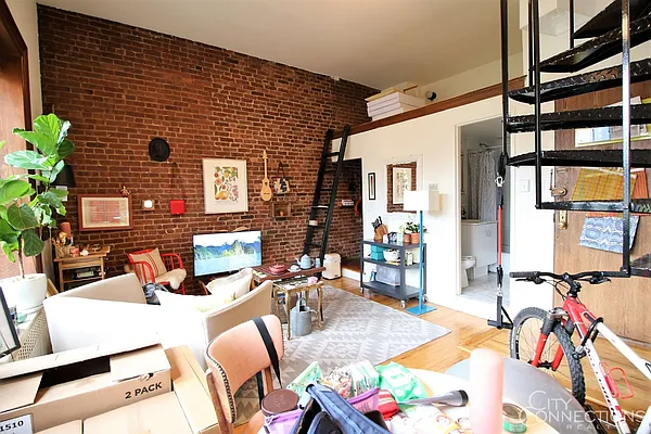 Rented by City Connections Realty | media 12