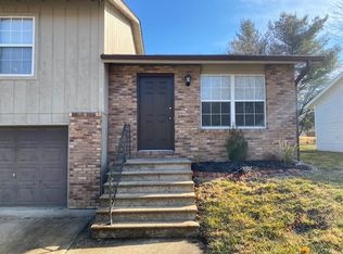 417 Red Bud Ln #B, Troy, IL 62294