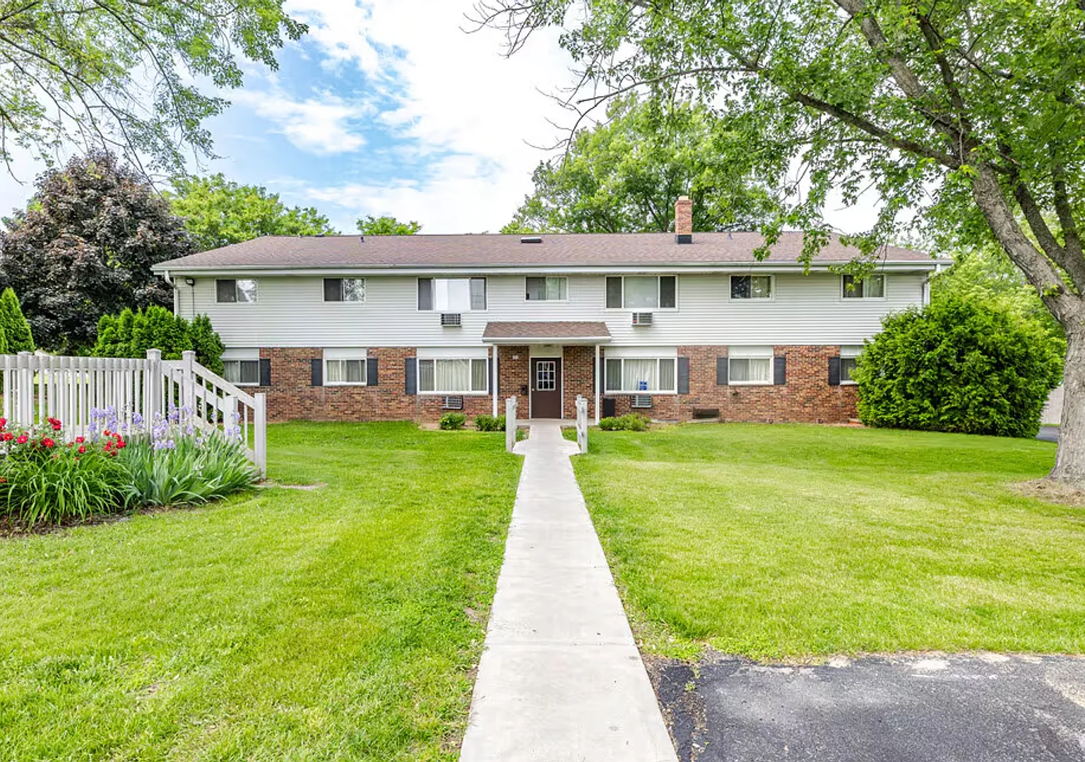 Whitman Park Apartments — Photo 1