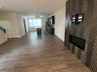 19502 E Sunset Cir, Centennial, CO 80015