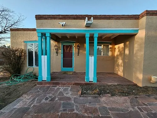Close to Everything- furnished home for rent , 3/2 -Santa fe at South Capitol — Photo 3