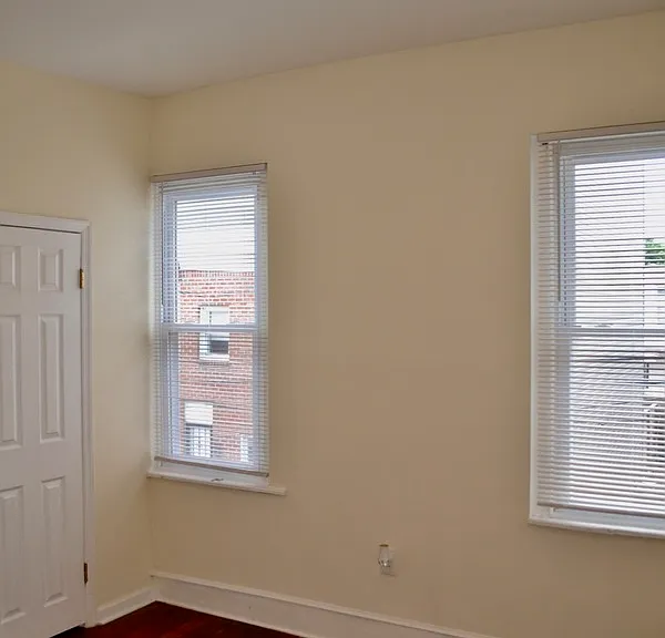 2050 Watkins St — Photo 33