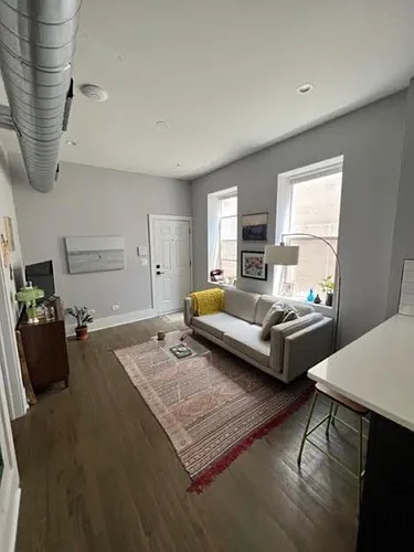 1317 W Erie St #3R Photo 1