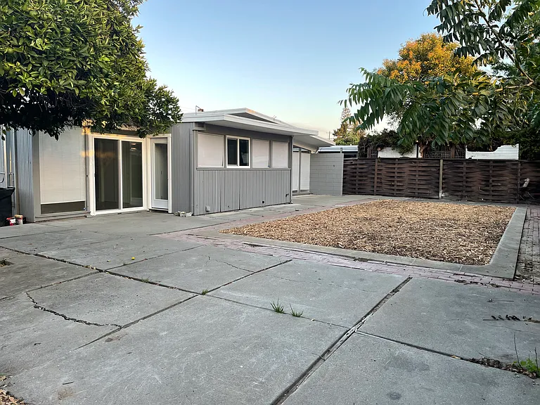 753 Richmond Ave — Photo 29