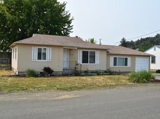 1622 NW Dogwood St, Roseburg, OR 97471