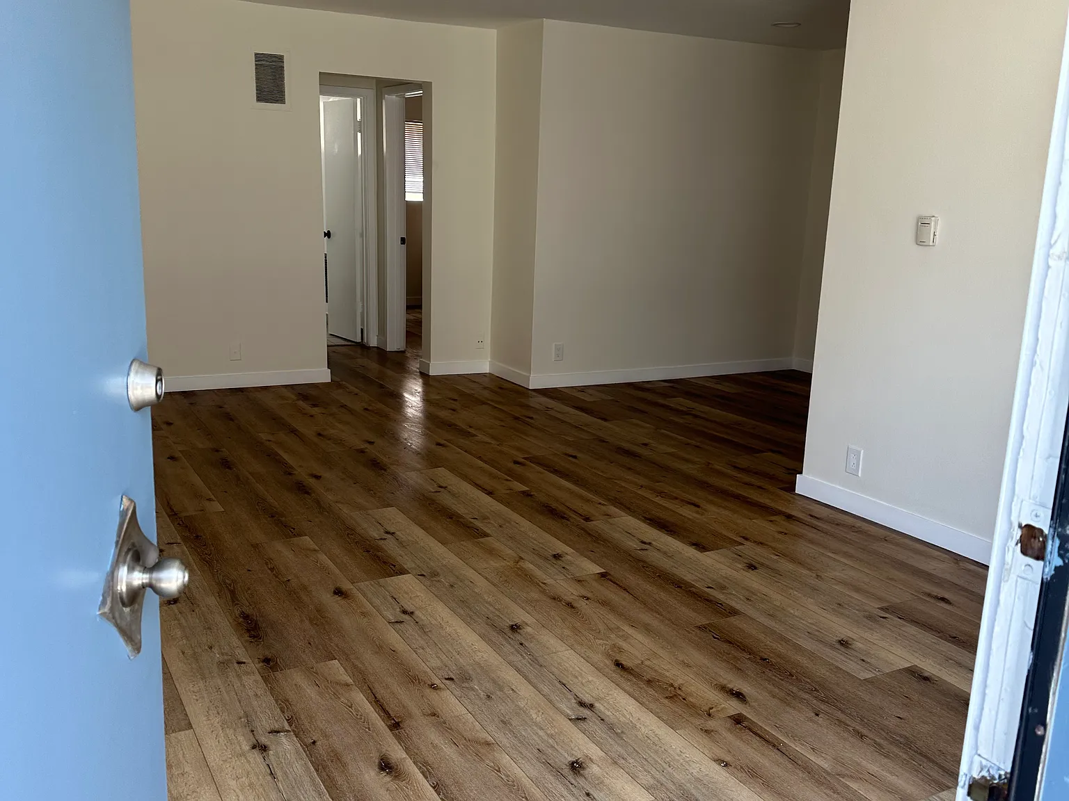 2 bed, 960 sqft, $2,975 — Photo 2