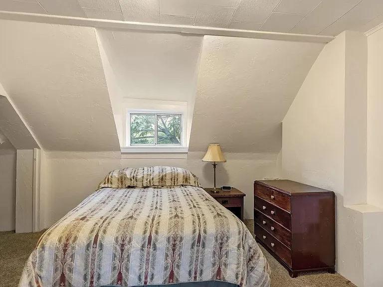 11 Beach Ave — Photo 14