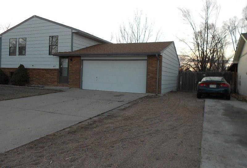 1st image of 205 N 25th Avenue Ct