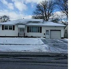931 Kinne St, East Syracuse, NY 13057