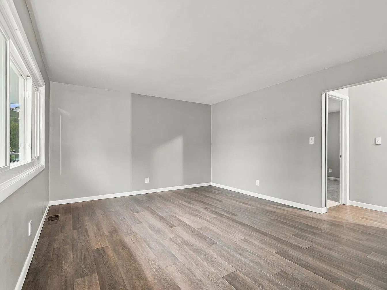 4 bed, 1932 sqft, $1,600 — Photo 4