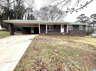 902 Ridge Dr, Weaver, AL 36277