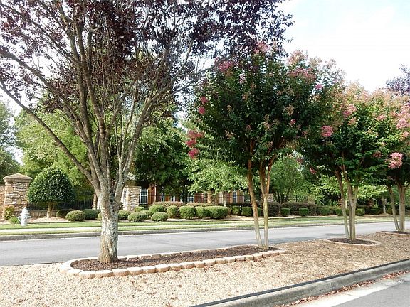 3rd image of 7078 Roselake Cir