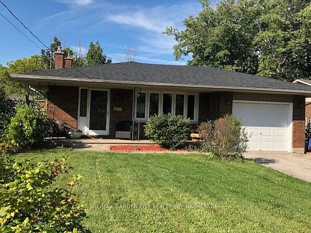 43 Dunvegan Rd #UPPER — Photo 1