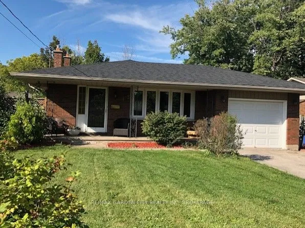43 Dunvegan Rd, Saint Catharines, ON L2P 1H5